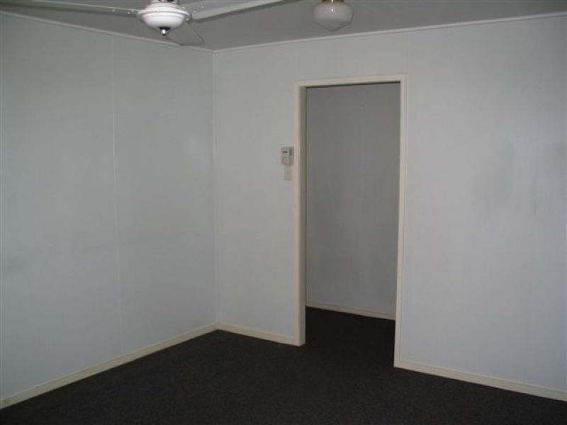 2 BELSHORE STREET, Moranbah QLD 4744