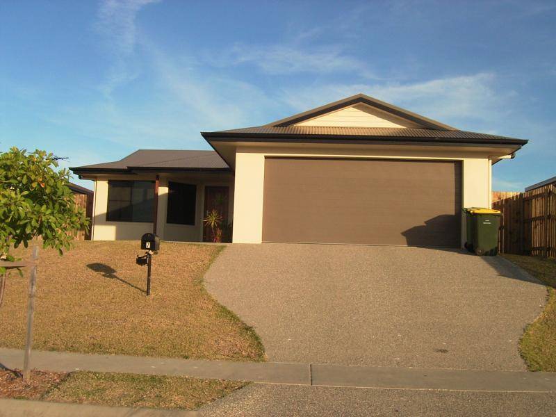 7 TOWNSEND STREET, Bucasia QLD 4750