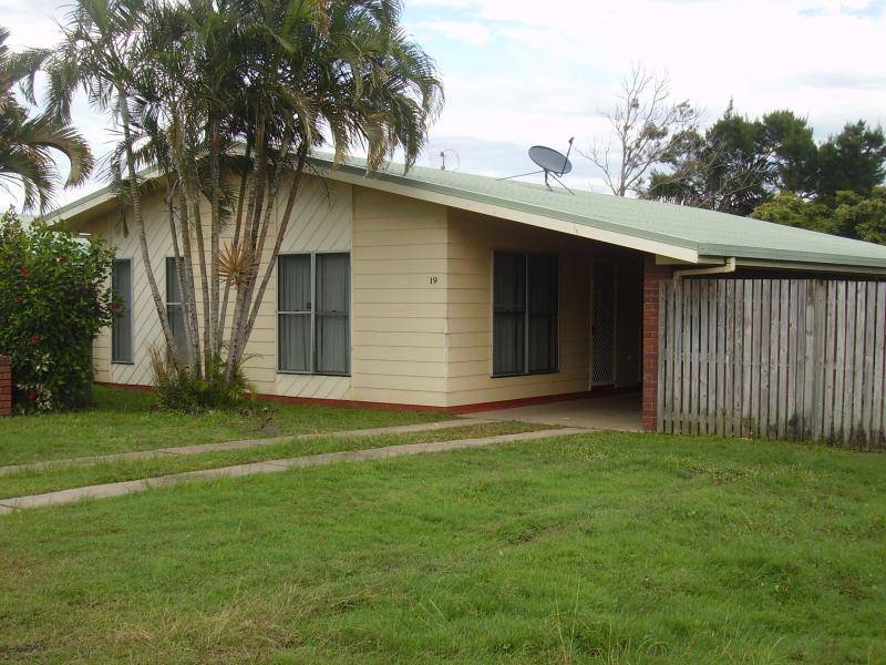 19 WALLACE STREET, Bucasia QLD 4750