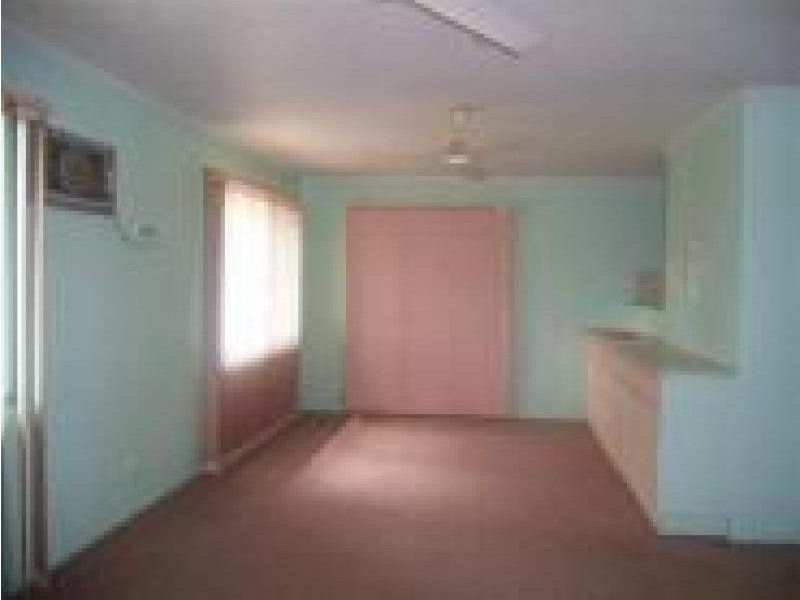 2 HARRIS COURT, Moranbah QLD 4744