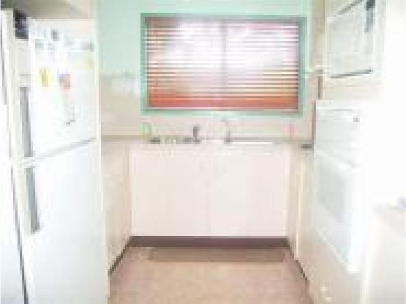 2 HARRIS COURT, Moranbah QLD 4744