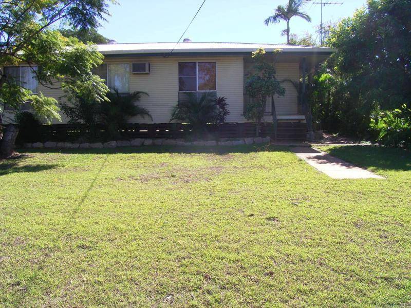 27 CONNOR DRIVE, Moranbah QLD 4744