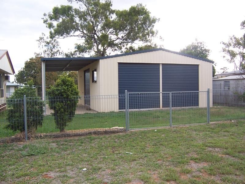 2 BENNETT COURT, Moranbah QLD 4744