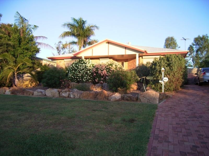27 JOHN OXLEY DRIVE, Rural View QLD 4740