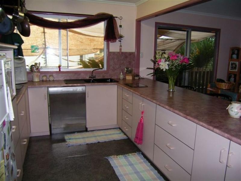 6 BOWEN COURT, Moranbah QLD 4744