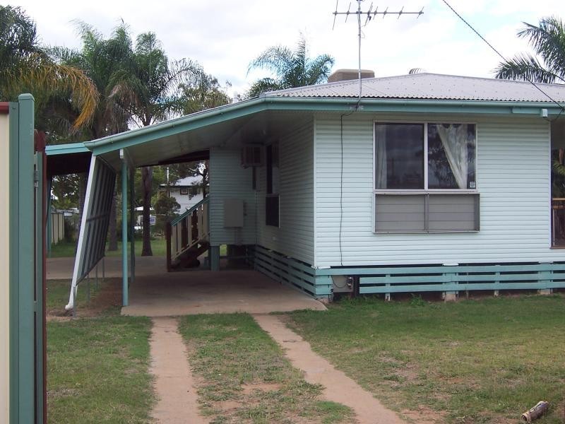 6 BELYANDO AVENUE, Moranbah QLD 4744