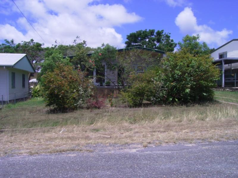 15 ROBERTS AVENUE, North Mackay QLD 4740