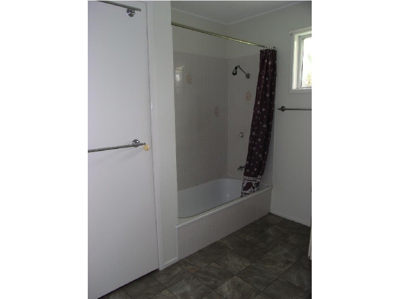 6 DENMAN AVENUE, Shoal Point QLD 4750