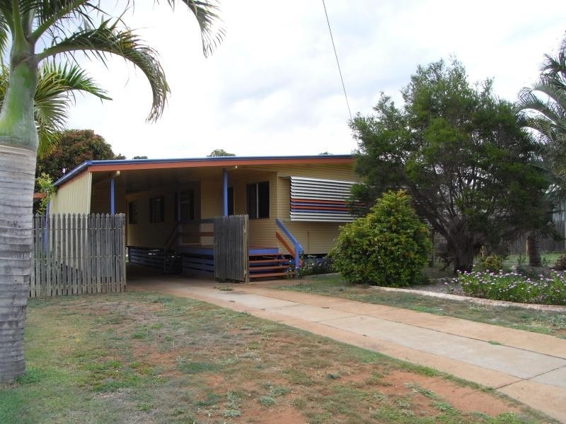 9 MACKAY STREET, Moranbah QLD 4744