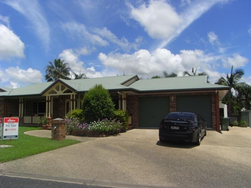 33 BRADMAN DRIVE, Glenella QLD 4740