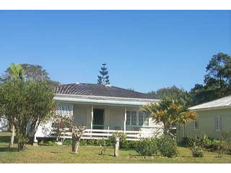 10 HOCKEN STREET, North Mackay QLD 4740