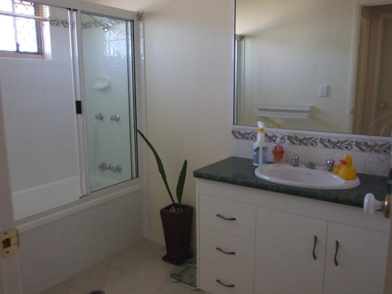 8 PORPOISE PLACE, Andergrove QLD 4740