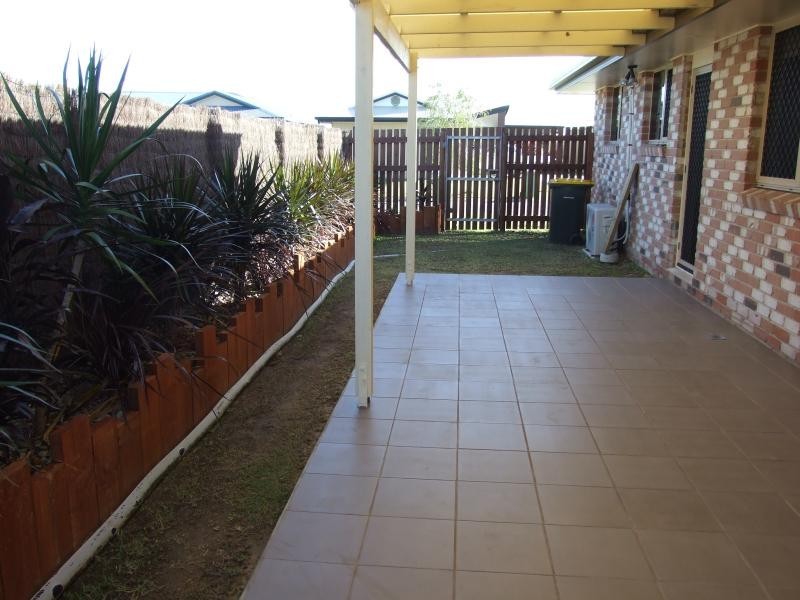 8 PORPOISE PLACE, Andergrove QLD 4740