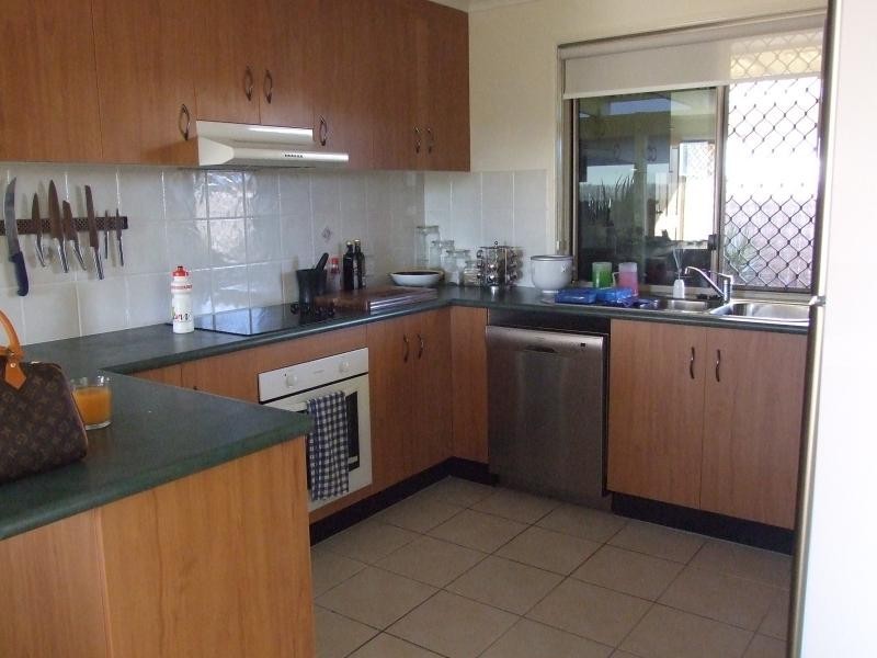 8 PORPOISE PLACE, Andergrove QLD 4740