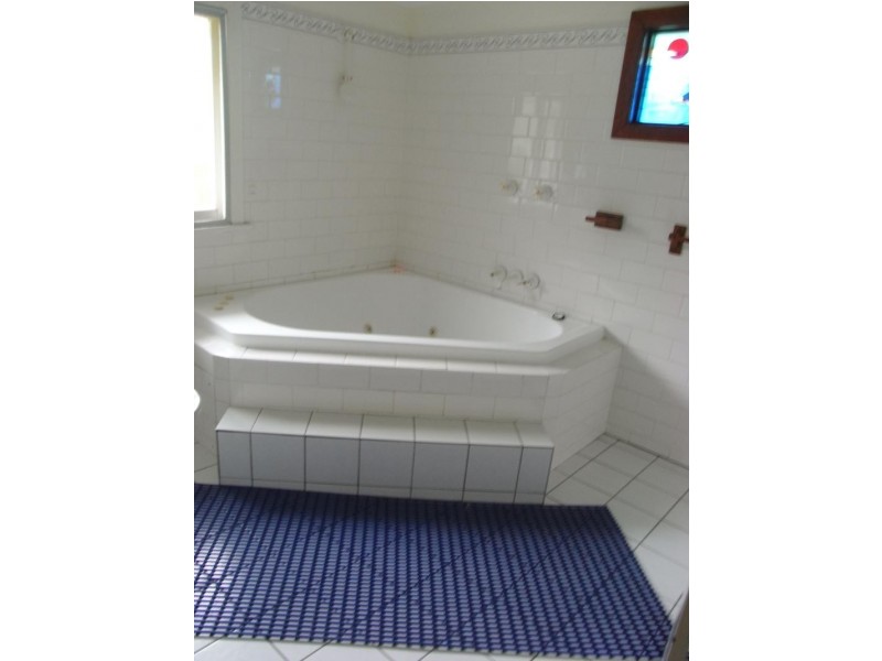 28 MEADOW STREET, North Mackay QLD 4740