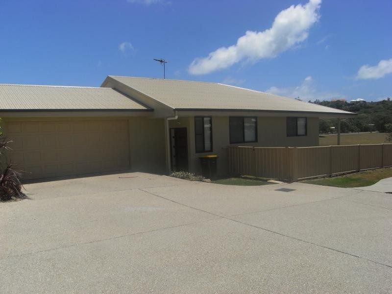 2/6 MULCAHY CRESCENT, Eimeo QLD 4740