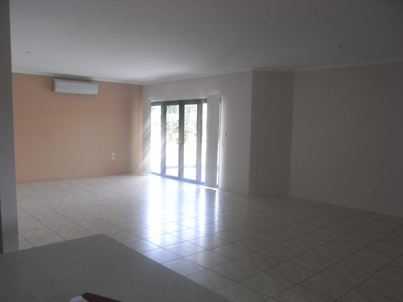 2/6 MULCAHY CRESCENT, Eimeo QLD 4740