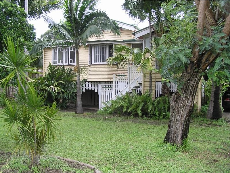 9 TAIT STREET, West Mackay QLD 4740