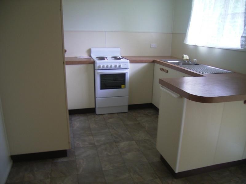 6 DENMAN AVENUE, Shoal Point QLD 4750