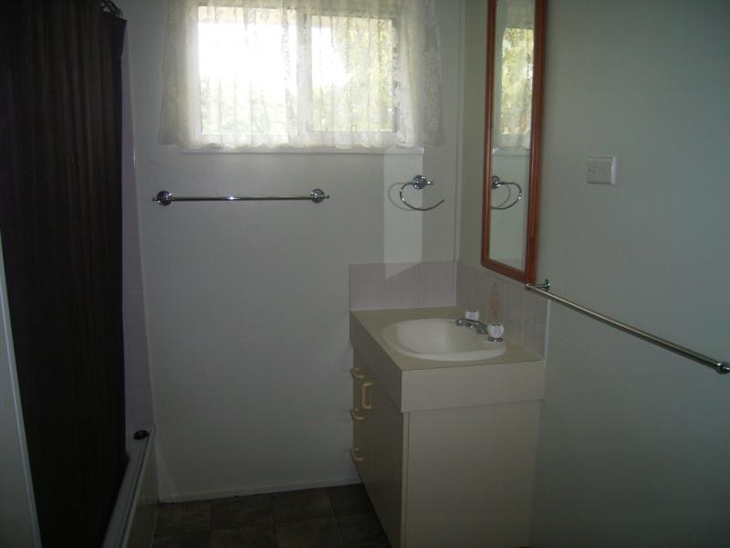 6 DENMAN AVENUE, Shoal Point QLD 4750