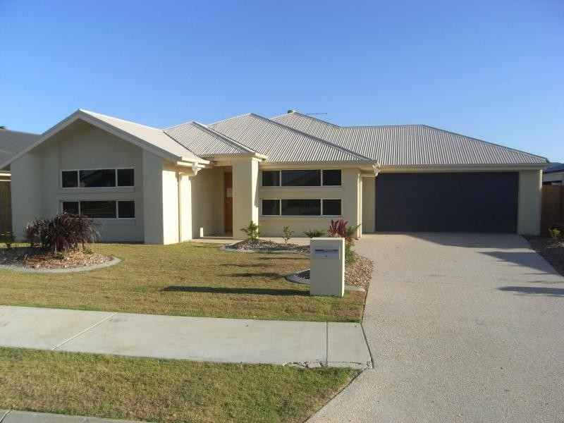 6 ULLADULLA STREET, Blacks Beach QLD 4740