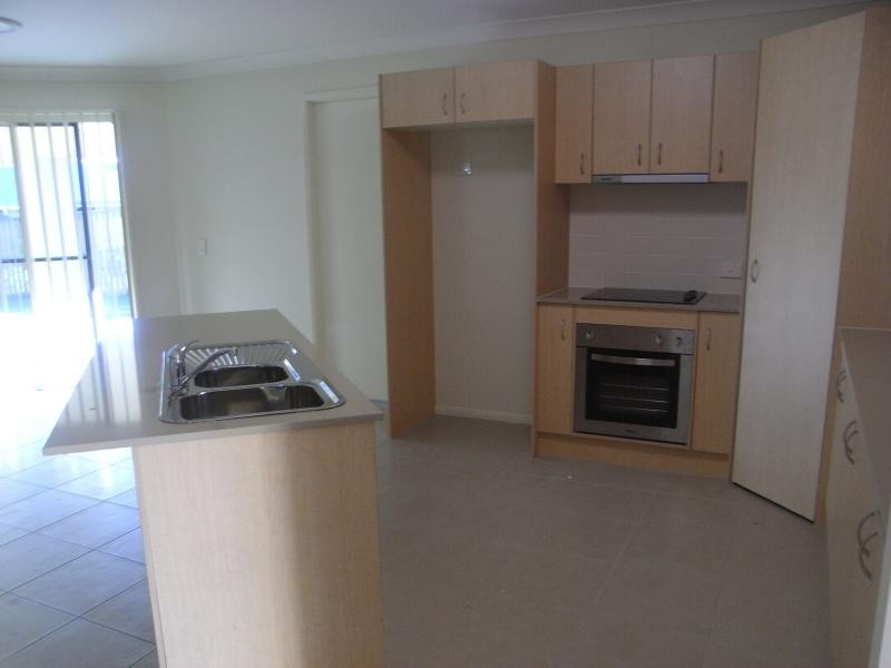 6 ULLADULLA STREET, Blacks Beach QLD 4740