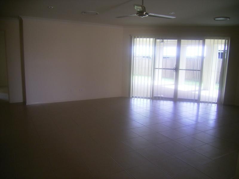 6 ULLADULLA STREET, Blacks Beach QLD 4740