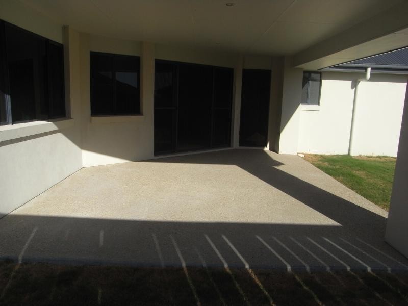 12 ULLADULLA STREET, Blacks Beach QLD 4740