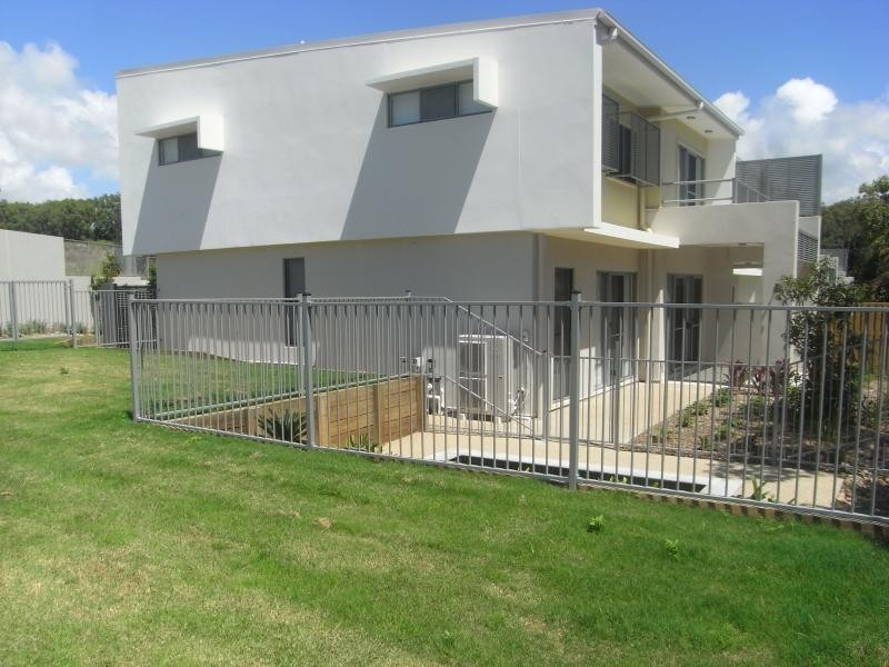 Unit 14/ SEA JEWEL, BELANGASON WAY, Shoal Point QLD 4750