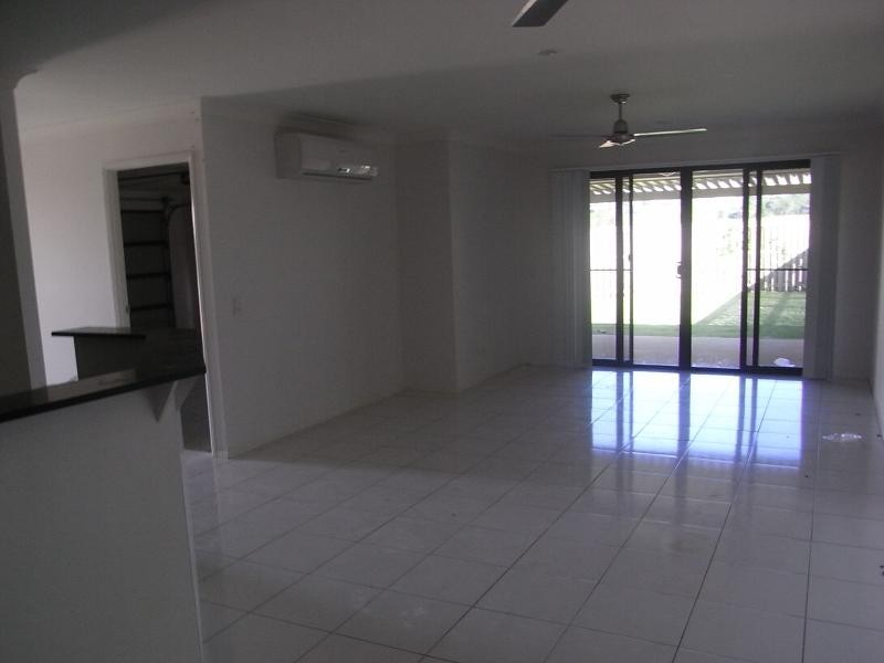 1/40 COOGEE TERRACE, Blacks Beach QLD 4740