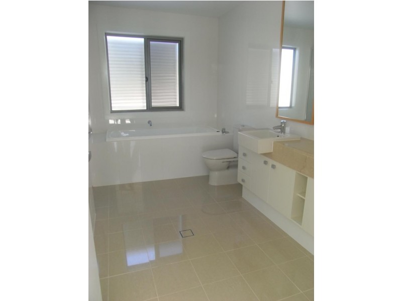10/ SEA JEWEL, BELANGASON WAY, Shoal Point QLD 4750