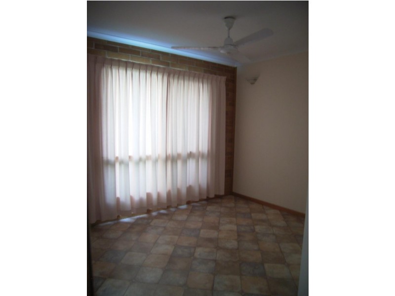 8 MCLAUGHLIN DRIVE, Eimeo QLD 4740