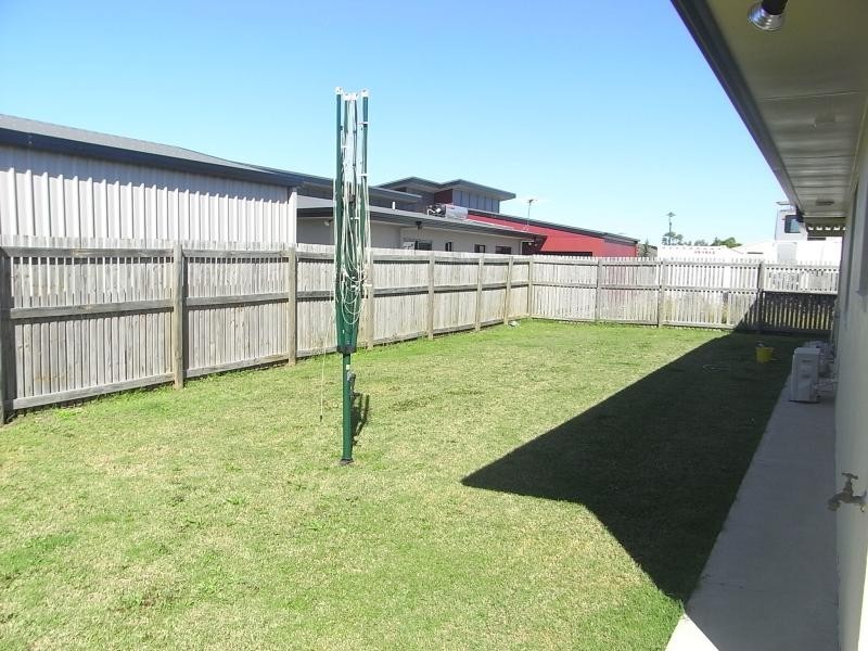 66 VICTOR AVENUE, Glenella QLD 4740