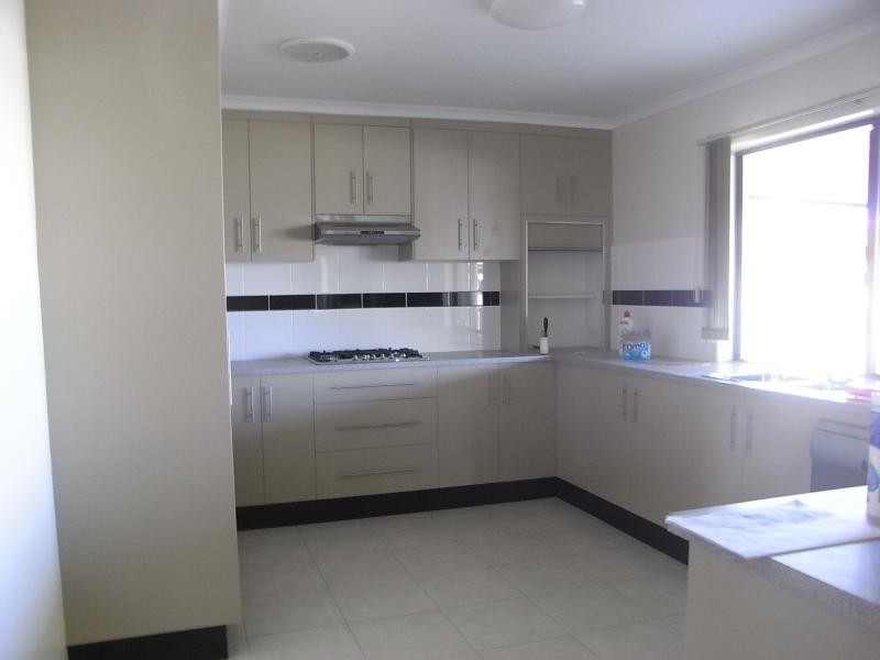 66 VICTOR AVENUE, Glenella QLD 4740