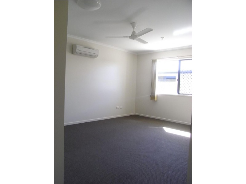 66 VICTOR AVENUE, Glenella QLD 4740