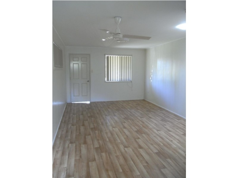 2/1 VICKY COURT, Beaconsfield QLD 4740