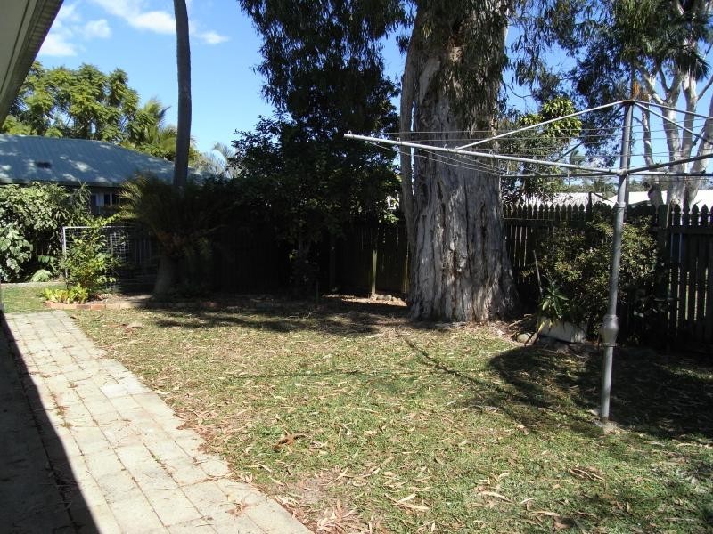 2/1 VICKY COURT, Beaconsfield QLD 4740