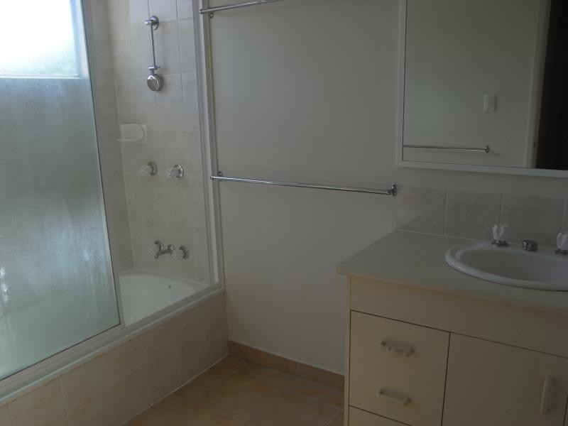 25 NICKLIN DRIVE, Beaconsfield QLD 4740