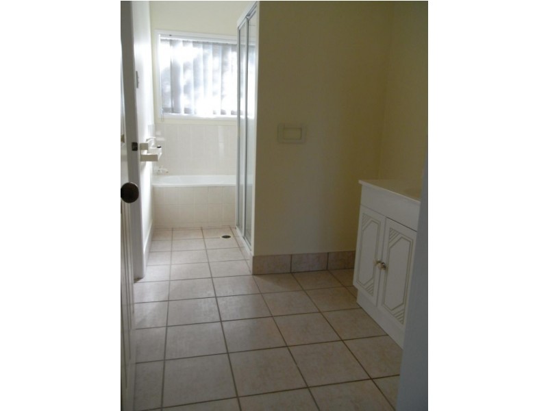 6 WRASSE COURT, Andergrove QLD 4740