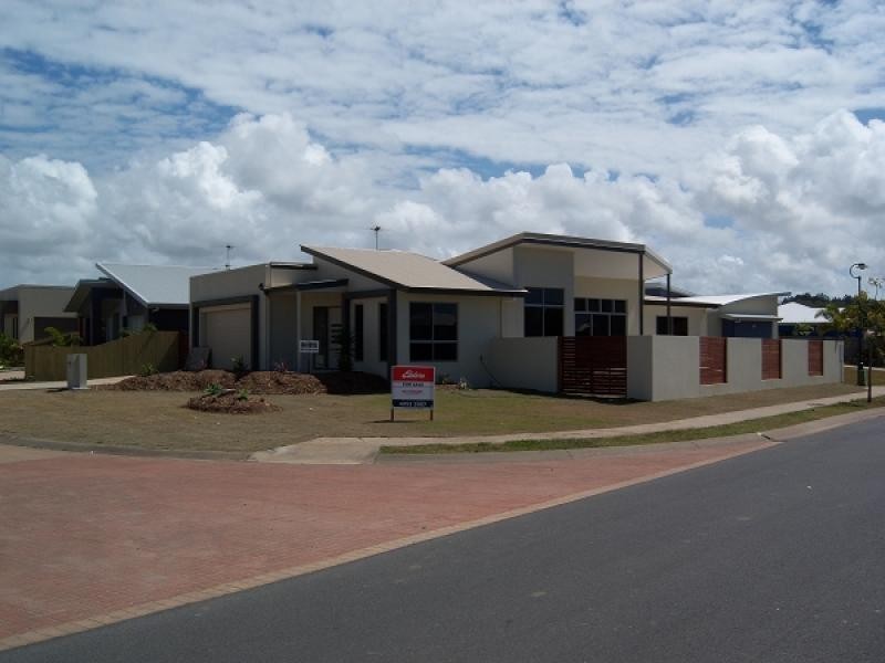 2 ROSEMOOR COURT, Glenella QLD 4740