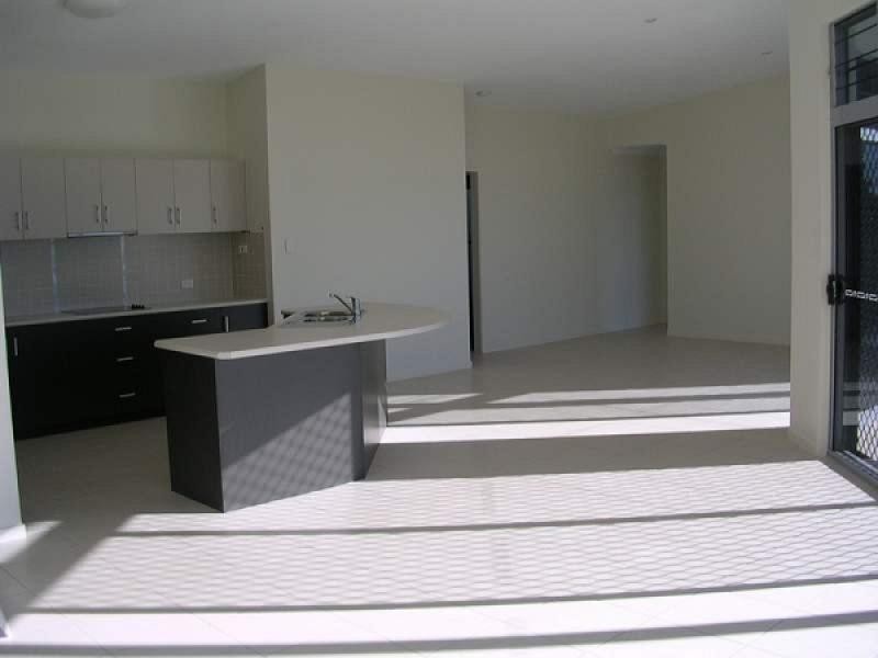 2 ROSEMOOR COURT, Glenella QLD 4740