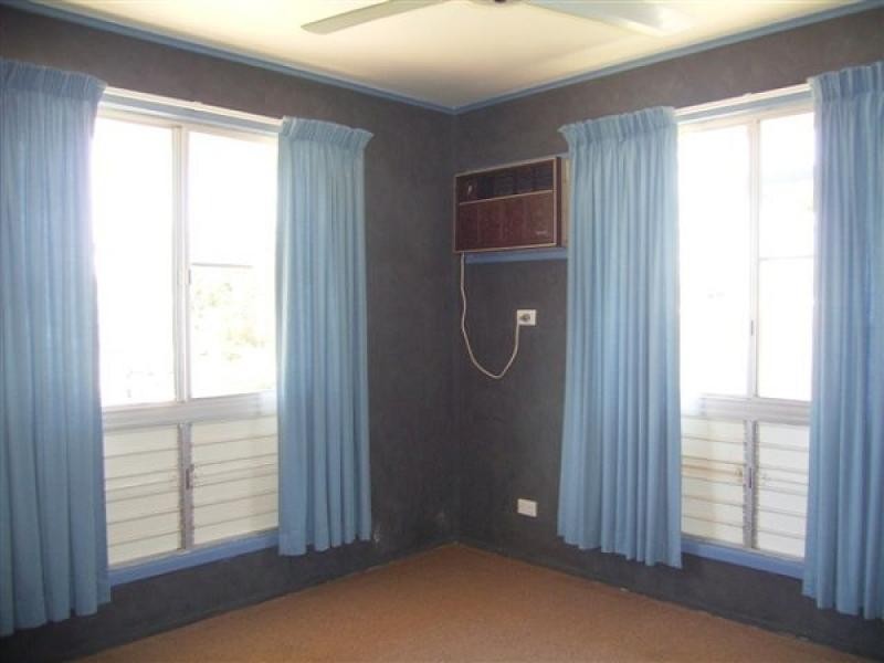 2 BENNETT COURT, Moranbah QLD 4744