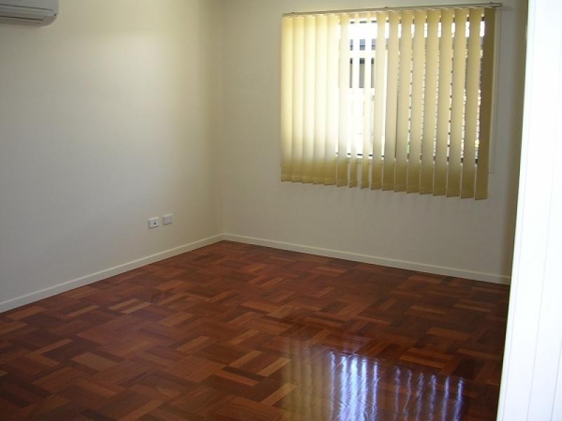 66 VICTOR AVENUE, Glenella QLD 4740