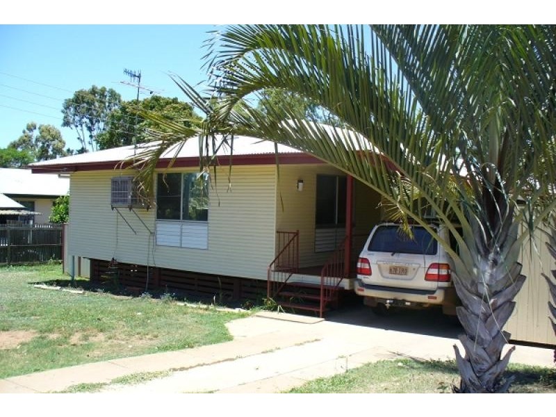15 FRASER STREET, Moranbah QLD 4744