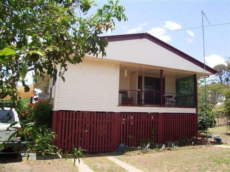 4 LEICHHARDT DRIVE, Moranbah QLD 4744