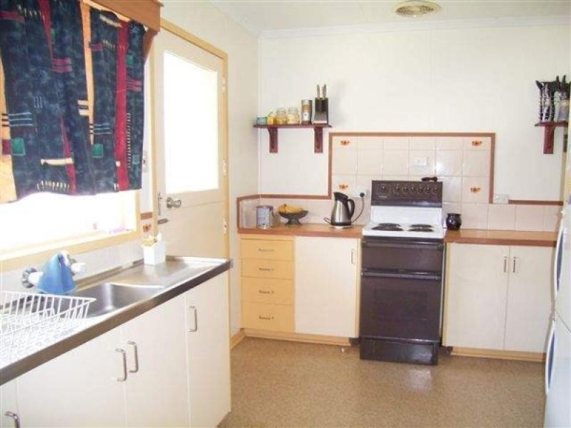 4 LEICHHARDT DRIVE, Moranbah QLD 4744