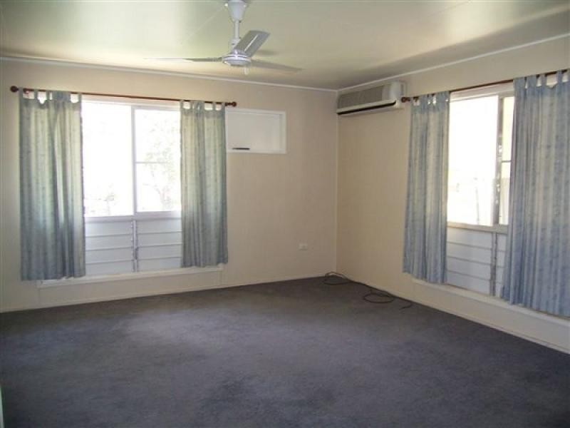 7 BARCOO DRIVE, Moranbah QLD 4744