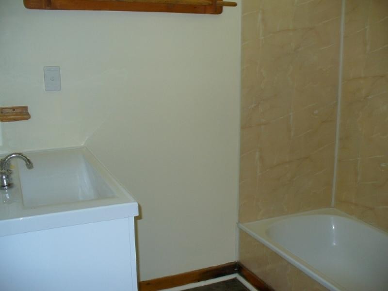 16 EMU STREET, Slade Point QLD 4740