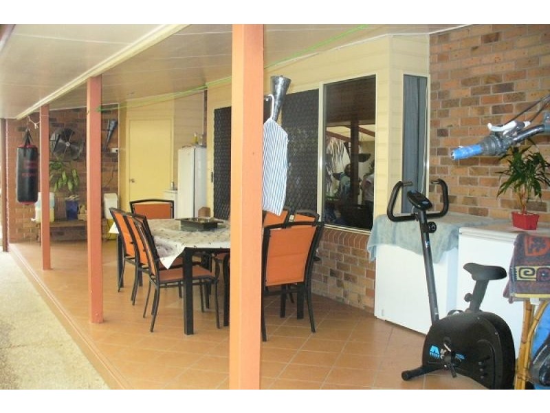 33 BRADMAN DRIVE, Glenella QLD 4740