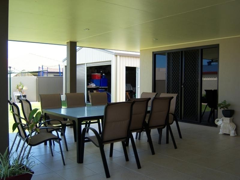 19 MADISON AVENUE, Glenella QLD 4740